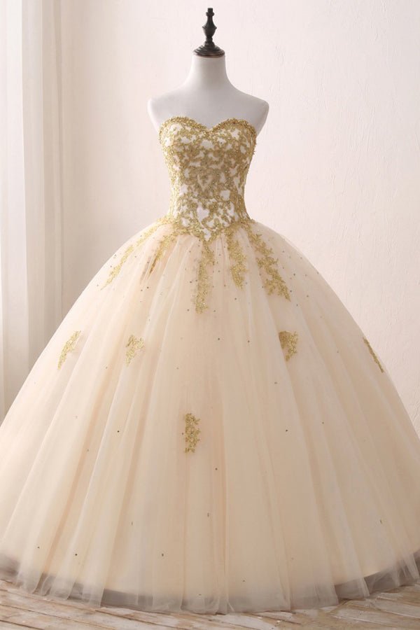 Quinceanera Dress Ivory Ball Gown Sweetheart Strapless Sleeveless Appliques Beading Prom Dresses
