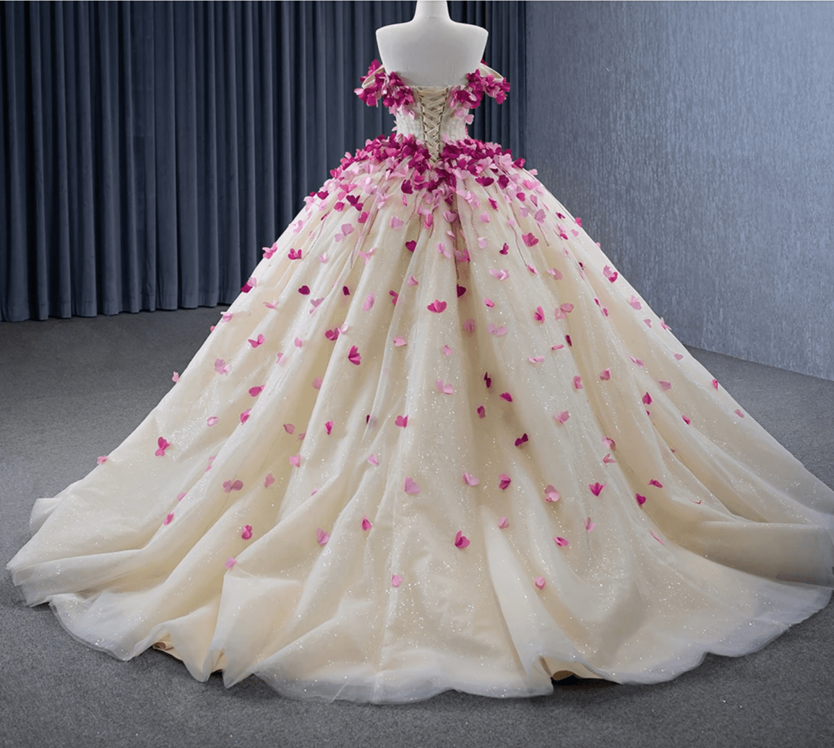 Romantic Heart  Off-the-Shoulder Tulle Quinceañera Dress