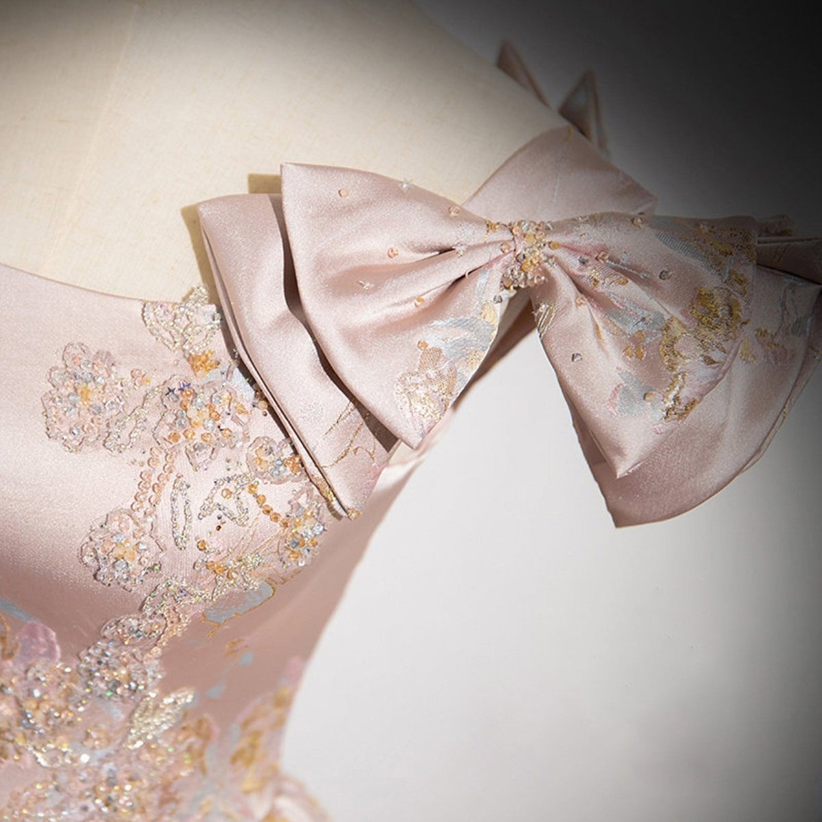 Elegant Ball Gown Pink Beaded Floral Appliques Quinceanera Dress - KissProm