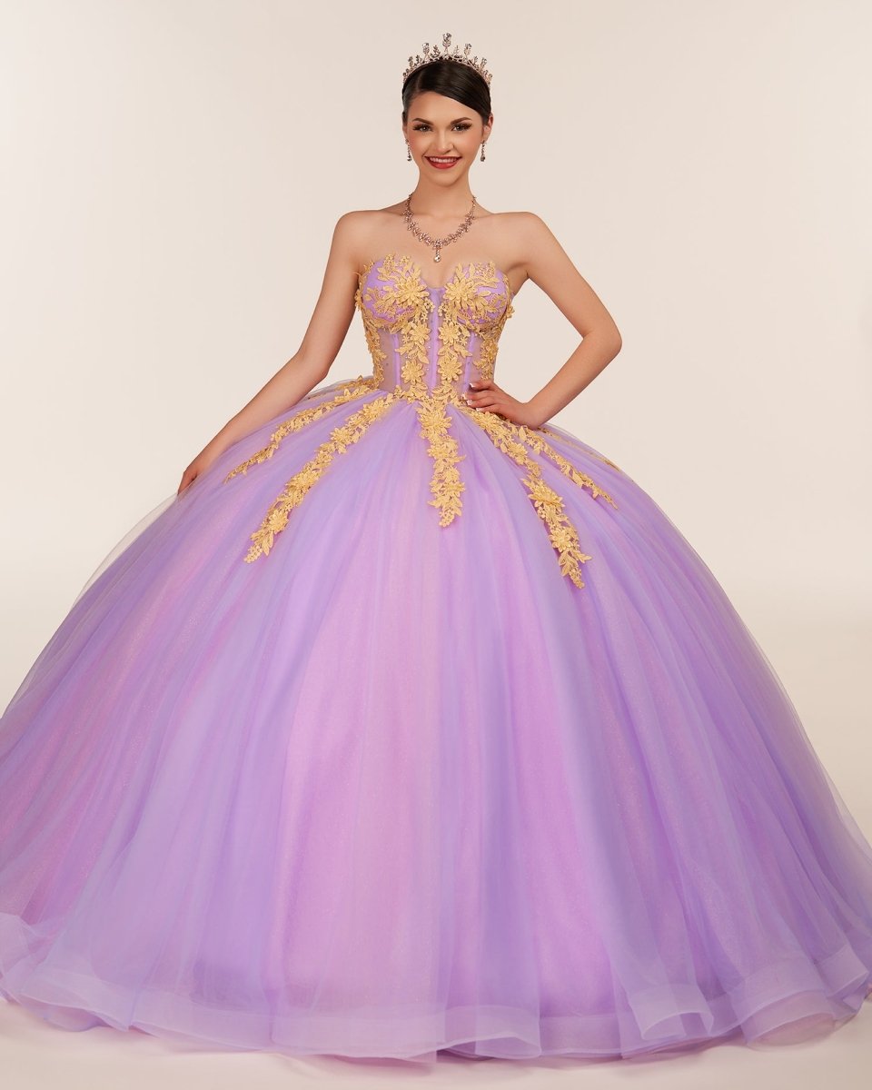 Lilac Sweetheart Sleeveless Quinceanera Dresses with Appliques
